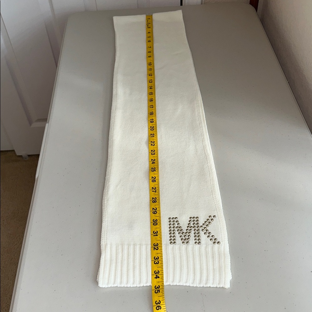 MICHAEL Michael Kors Cream Knit Scarf - Picture 8 of 12